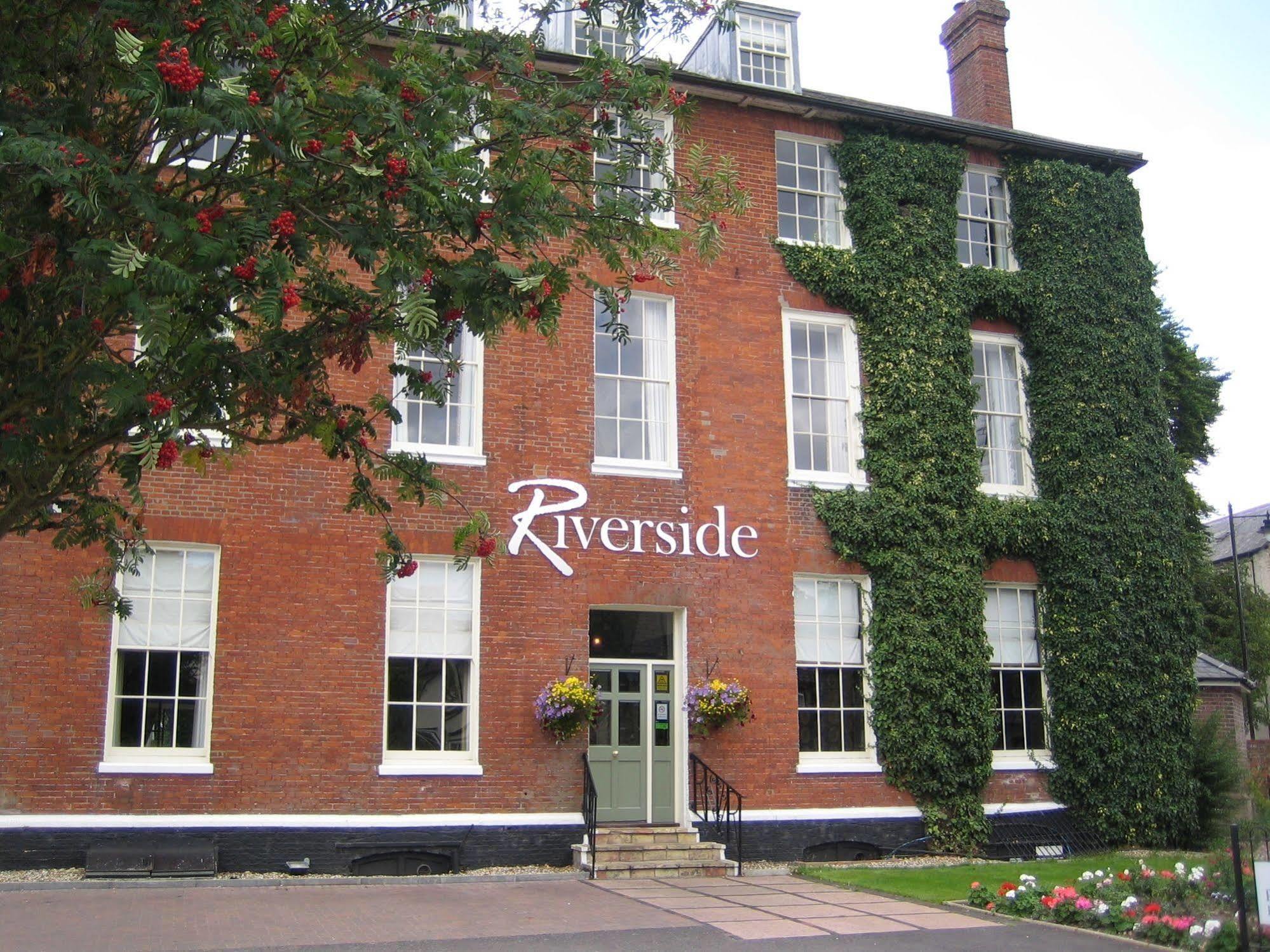 The Riverside House Hotel Mildenhall Exterior foto